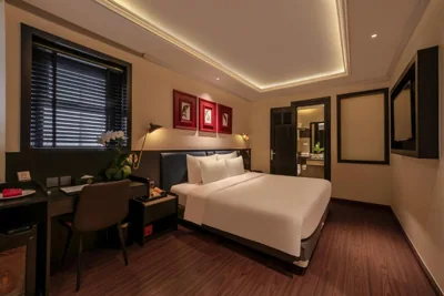 Executive 더블룸 - 창문 - 주변 건물 전망 — Champton Hanoi Hotel